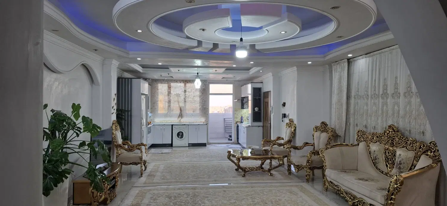 اپارتمان ۱۲۰ متری  بر خیابان ۲۰متری کوهپایی