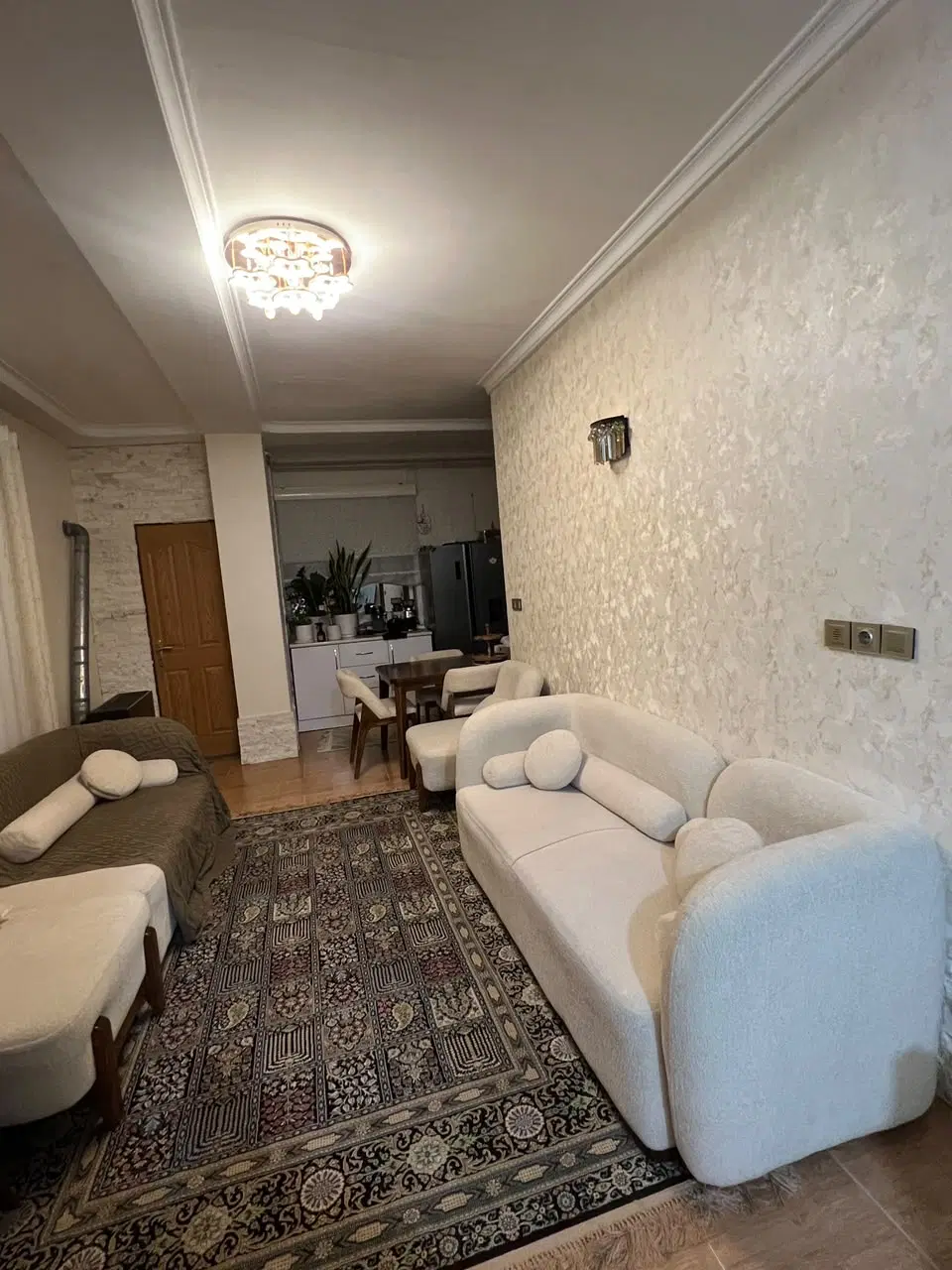 فروش خانه آپارتمانی نقلی به همراه وسایل