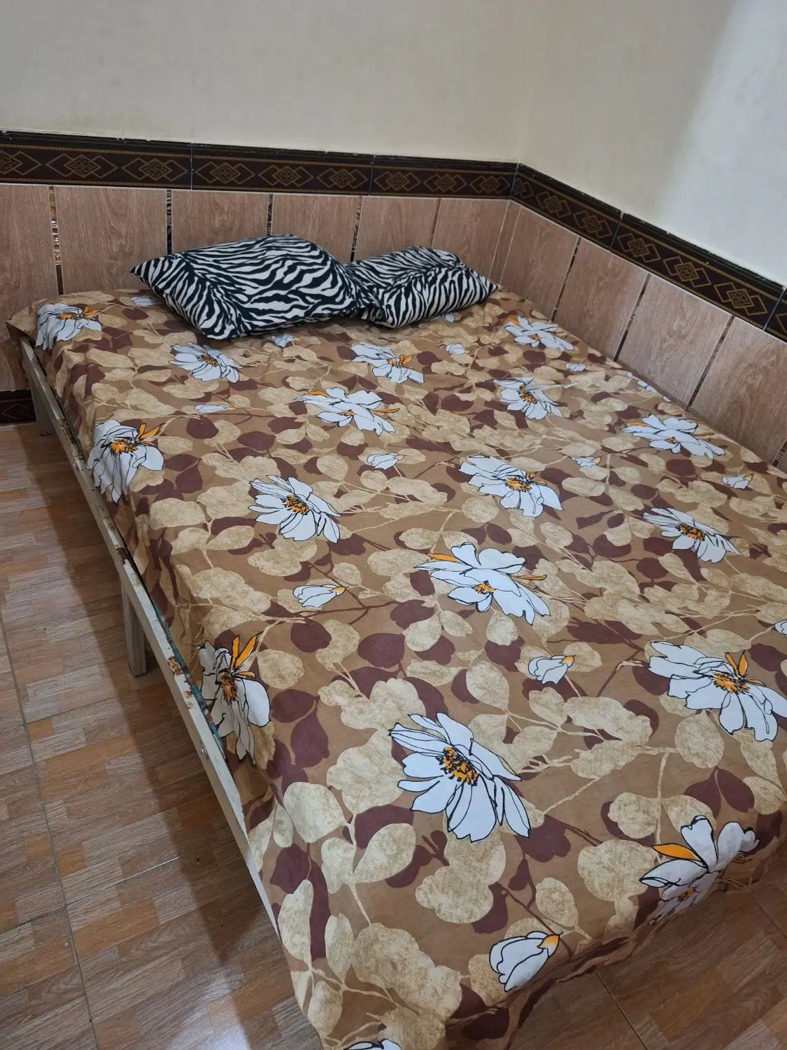 سوئیت جاده نهار خوران
