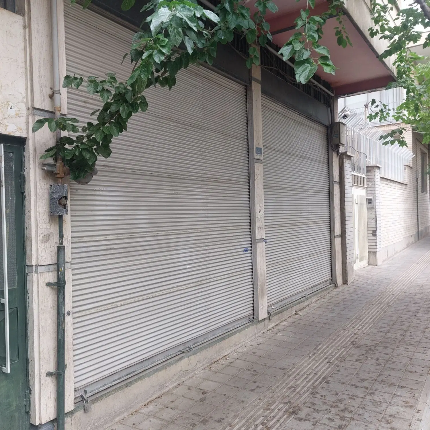 مغازه ۳۲ متری خیابان ابوریحان