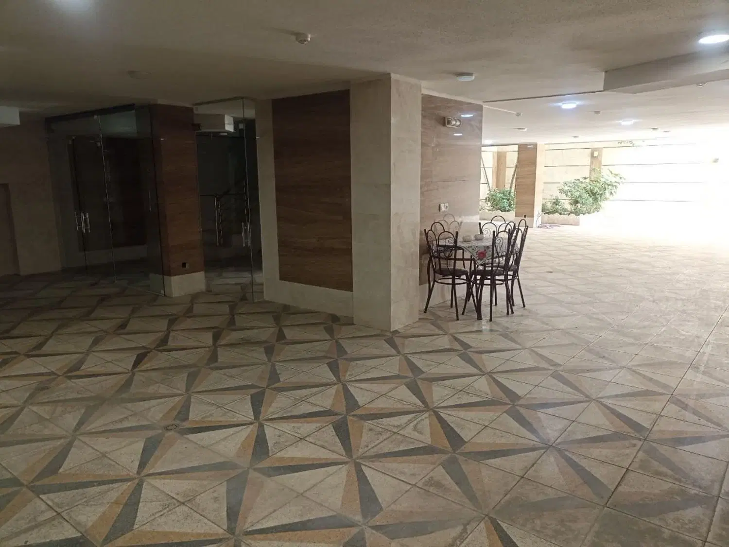 ۲۰۰ متر تک واحدی تاپ لوکیشن خانه اصفهان