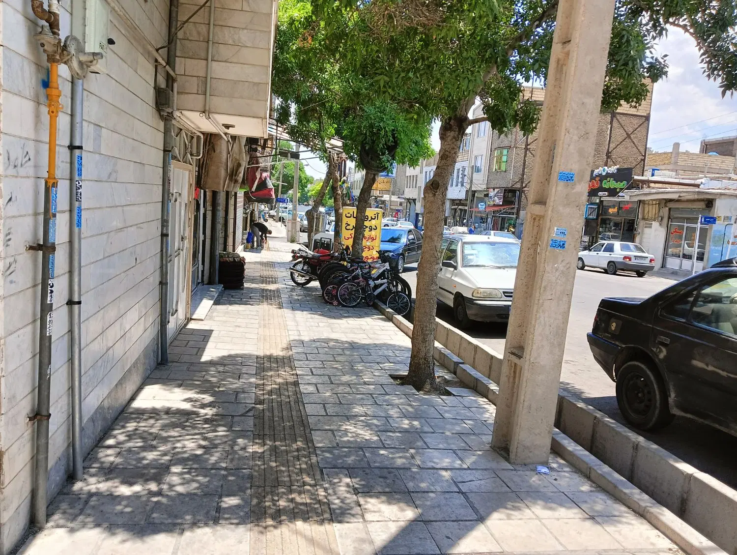 ساختمان تجاری مسکونی