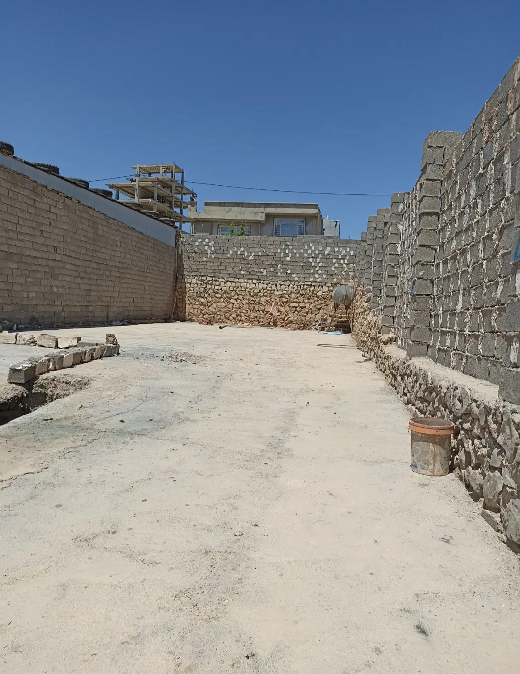 زمین تجاری  سر خیابان اصلی هفت چشمه