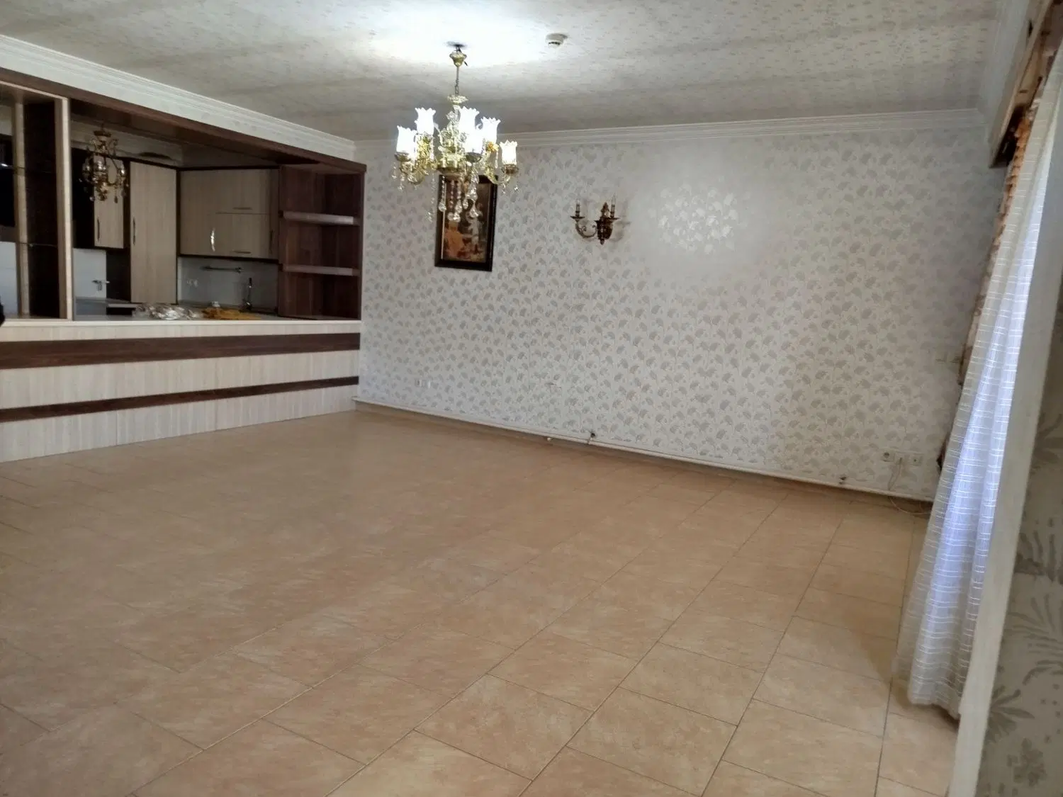 آپارتمان خوش نقشه واقع در آخونی