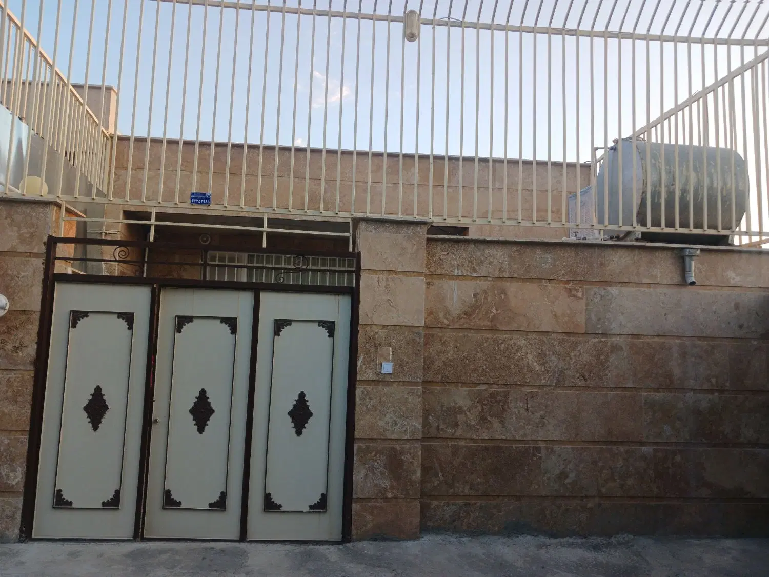 خانه ویلایی شناژ نوساز ۱۲۶متر شهرک کرناچی
