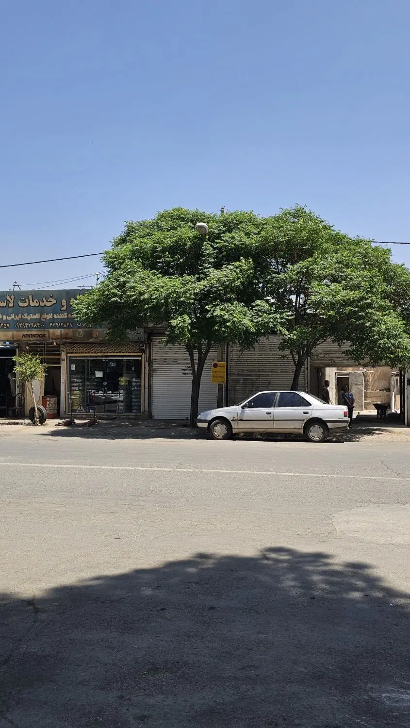 مغازه پنجاه متری