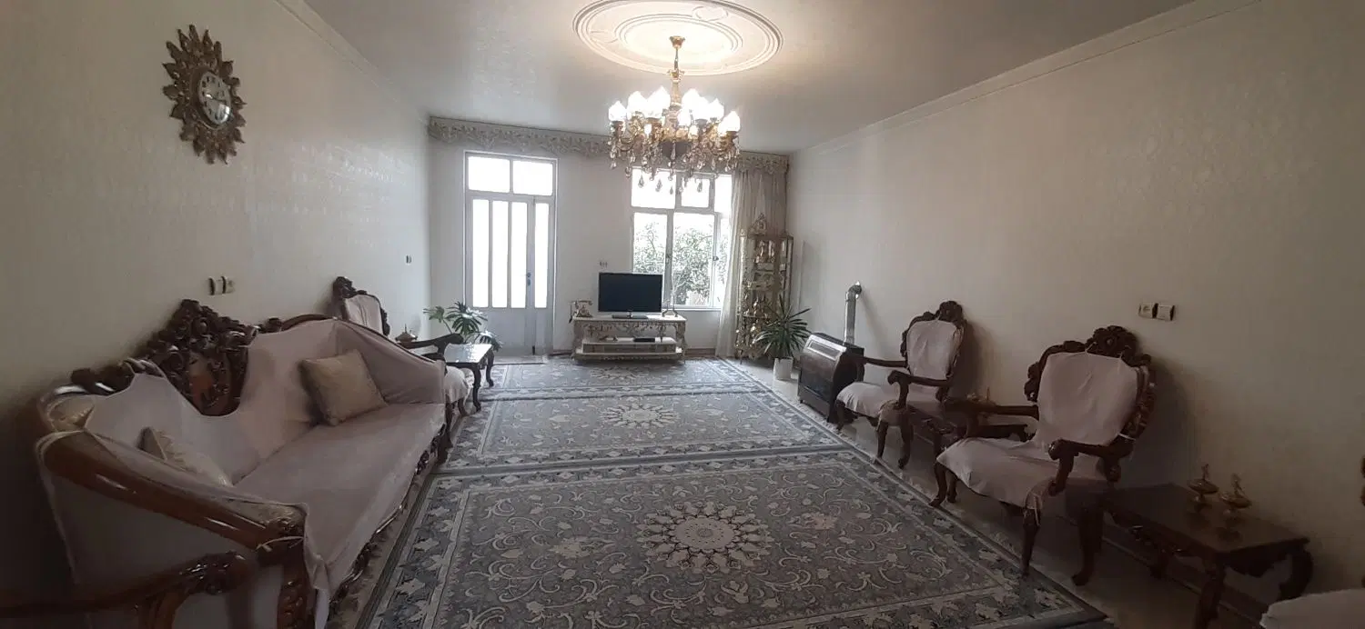 فروش خانه ۲طبقه در اخرغریبان