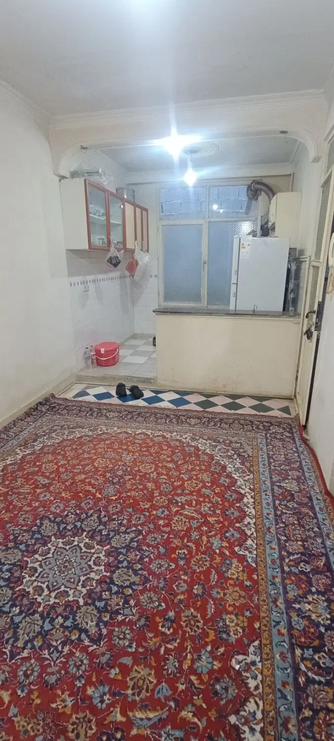 ۴۰ متر سویت خاکسفید