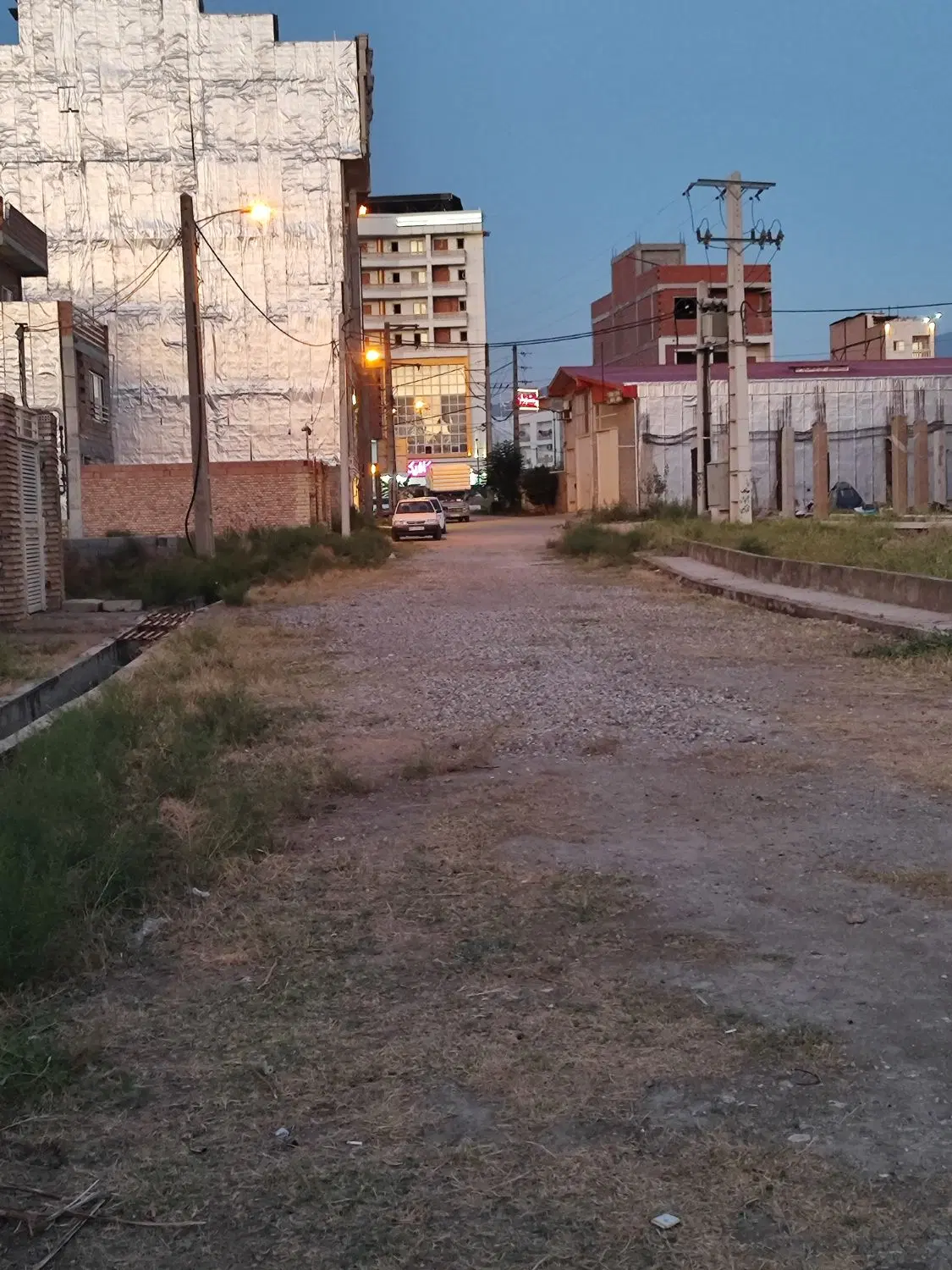 زمین فروشی