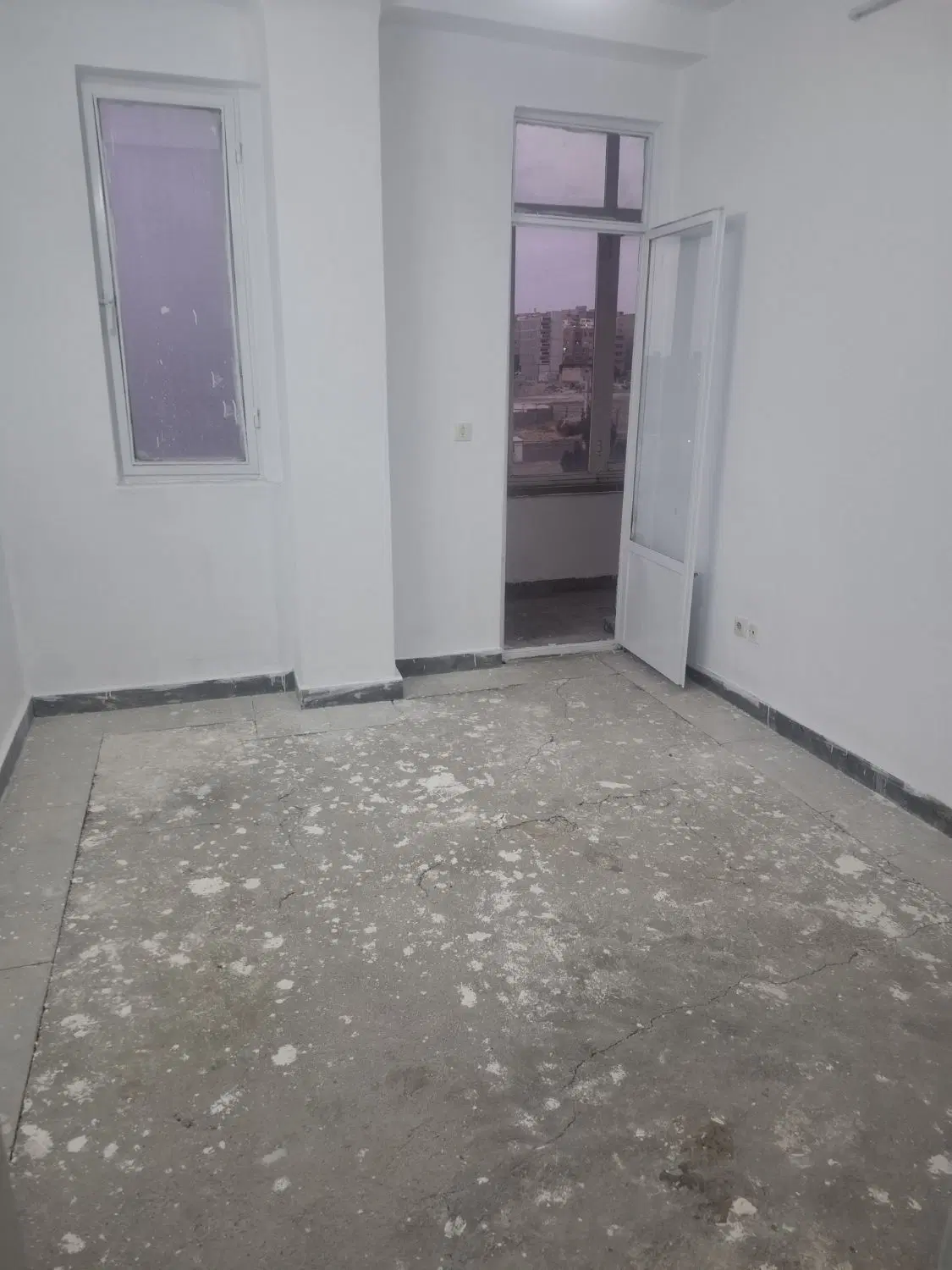۷۰ متر بر خیابان پذیرایی بزرگ املاک دهکده اندیشه