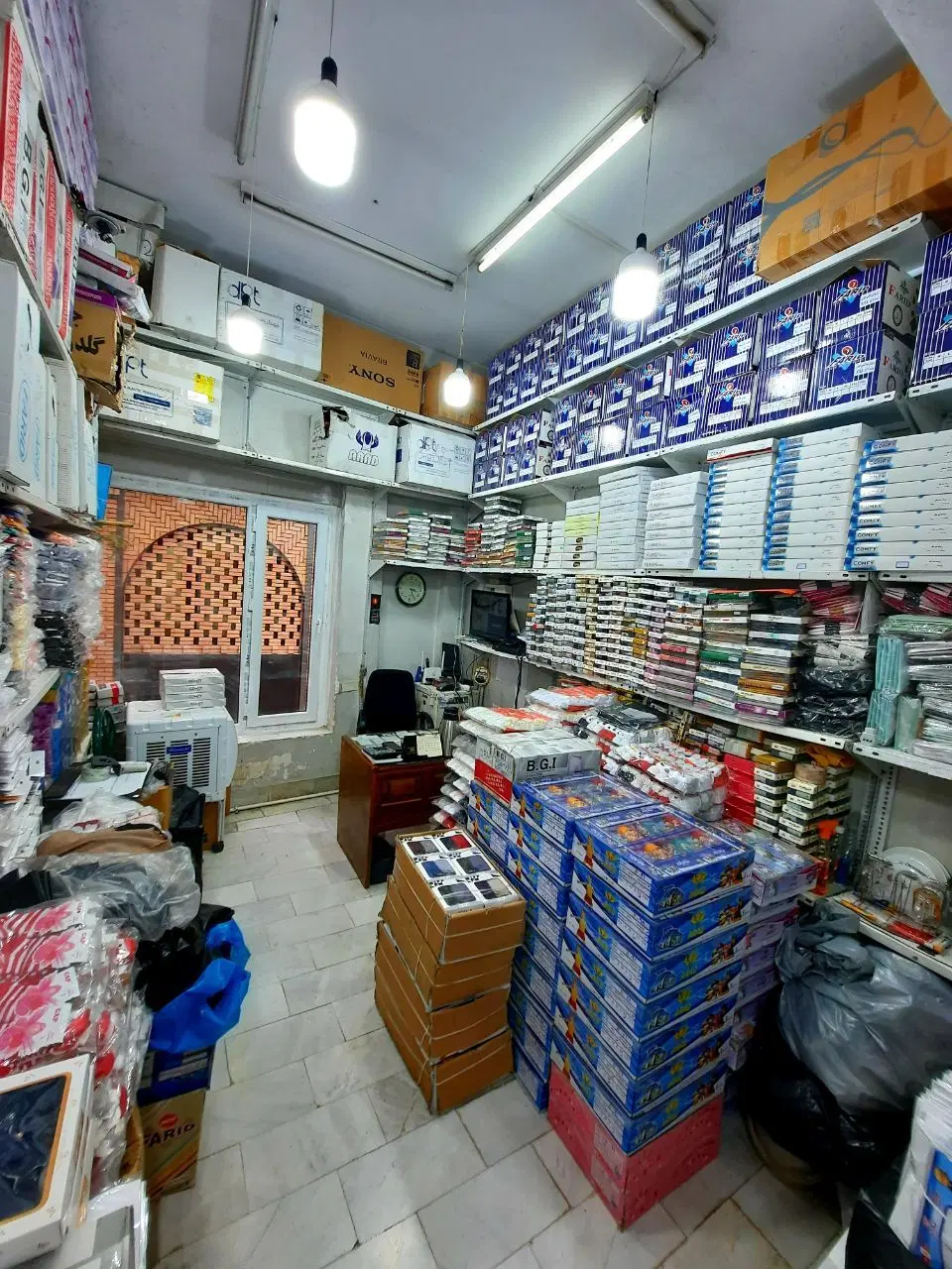 ۱۷ متر مغازه در بازار بزرگ تهران _ با ملکیت کامل
