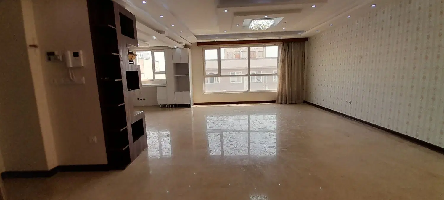 ۱۱۰ متر _ ۲ خواب _ ۷ سال ساخت __ رو به آفتاب