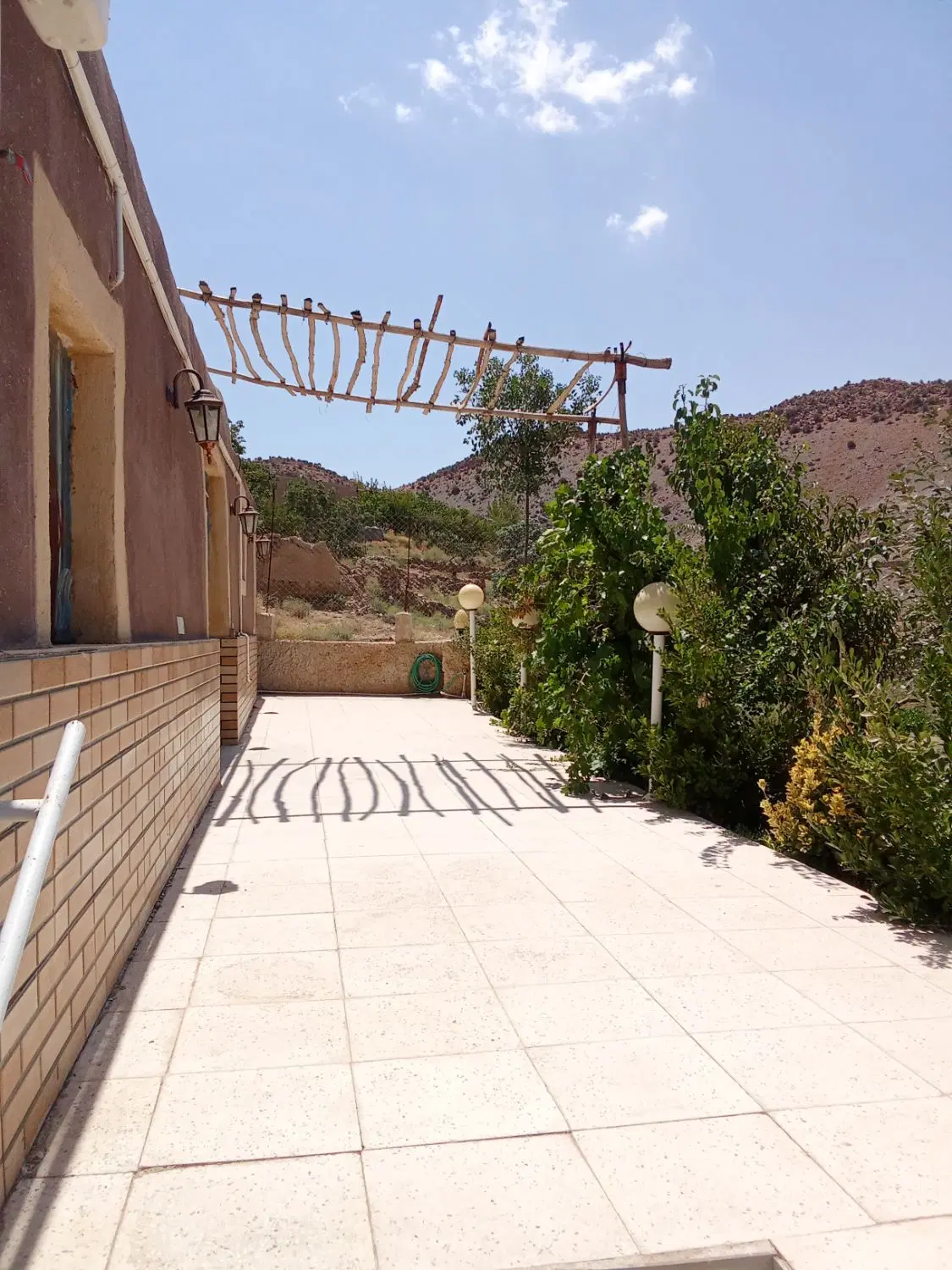 خونه باغ در روستای بوج بالایه چشمه گز