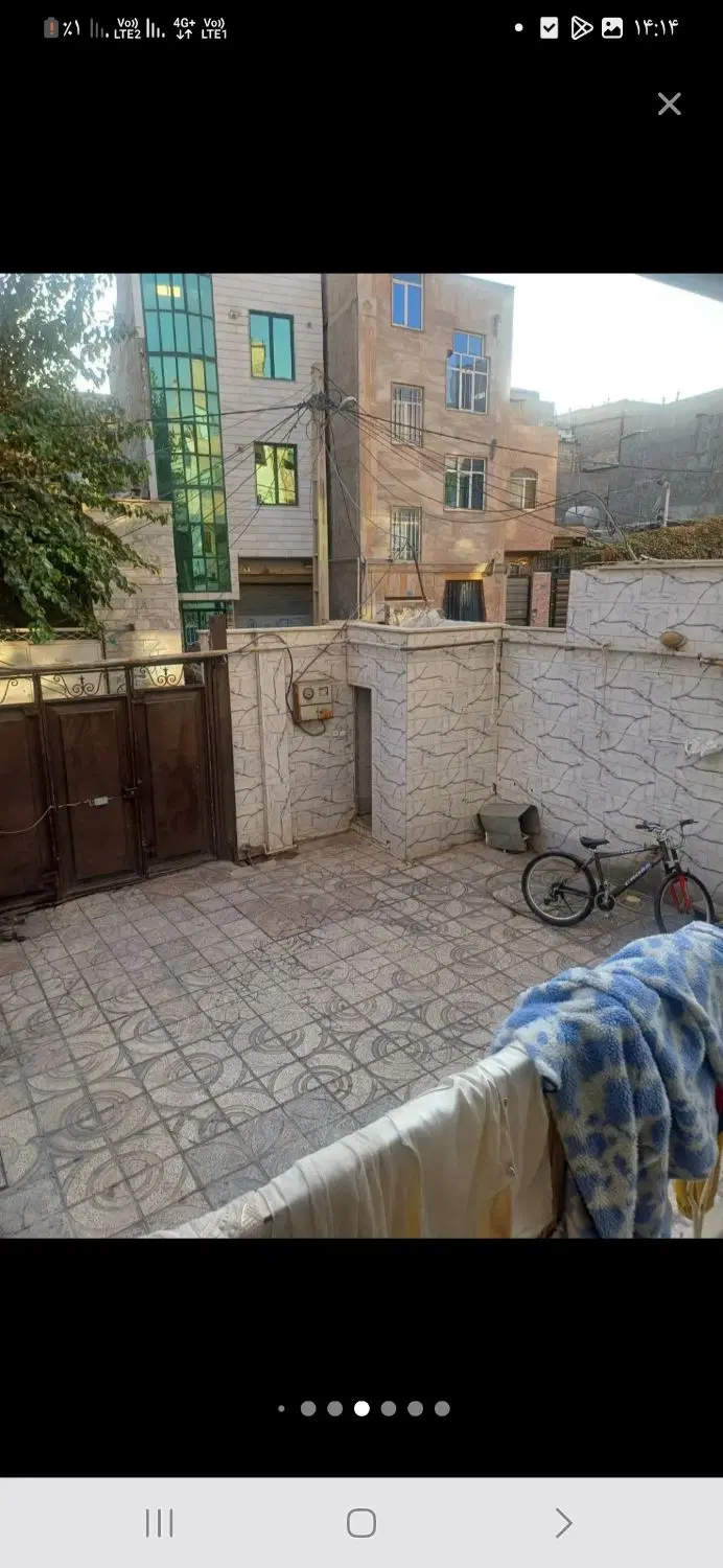 فروش ۱۴۰ متر دوطبقه‌ ۹۰ متری حیاط‌ جای‌پارک۲ماشین