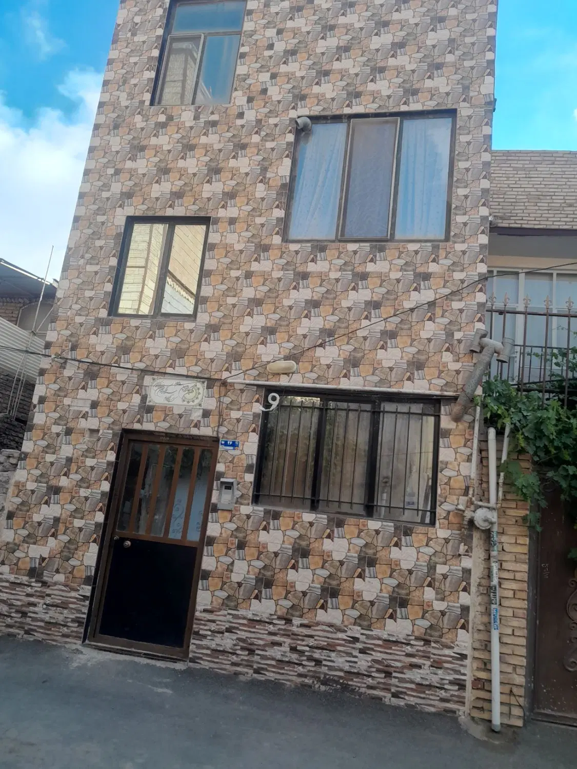 خانه ۲ طبقه