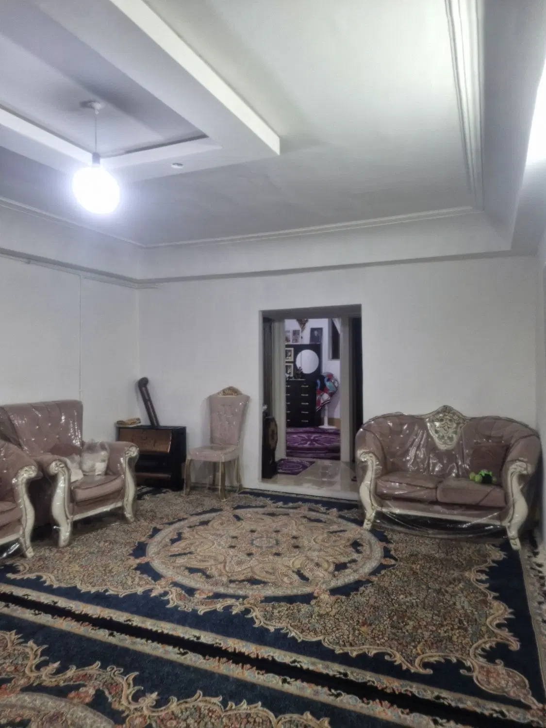خرید و فروش ،رهن و اجاره.