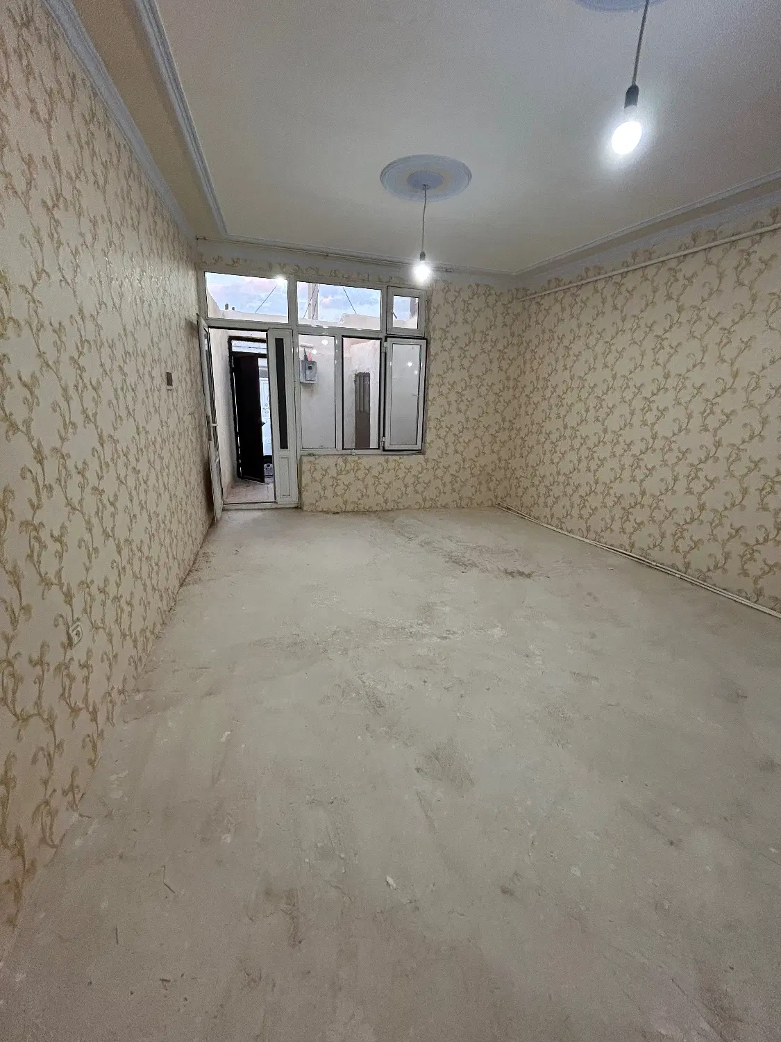 خانه دربست شهرک آناخاتون ۶۵ متر نوساز