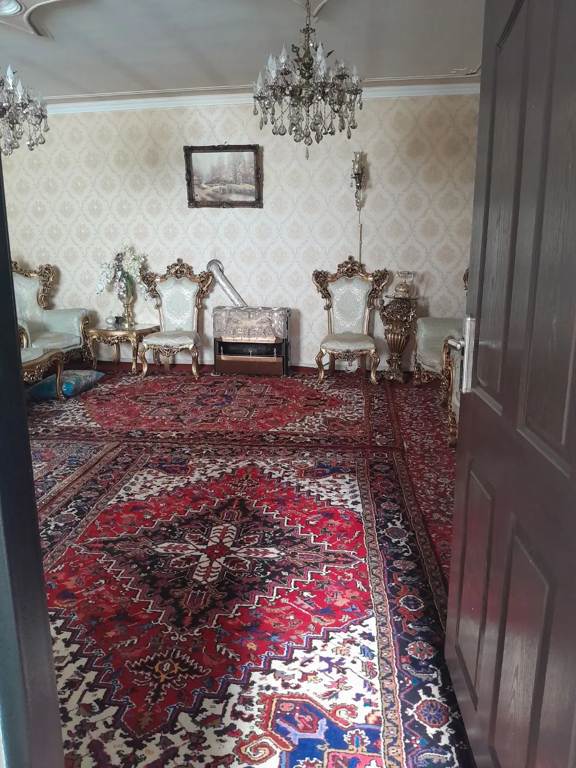 حیاط 2 طبقه با بهار خواب و حیاط خلوت