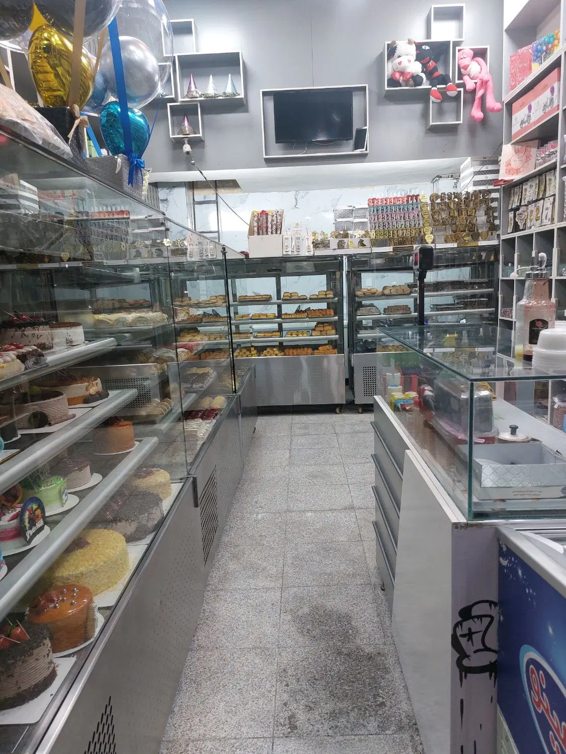 ملک تجاری ومسکونی