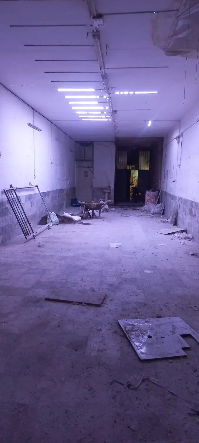 مغازه مسقف حاشیه صدمتری انبار کارگاه