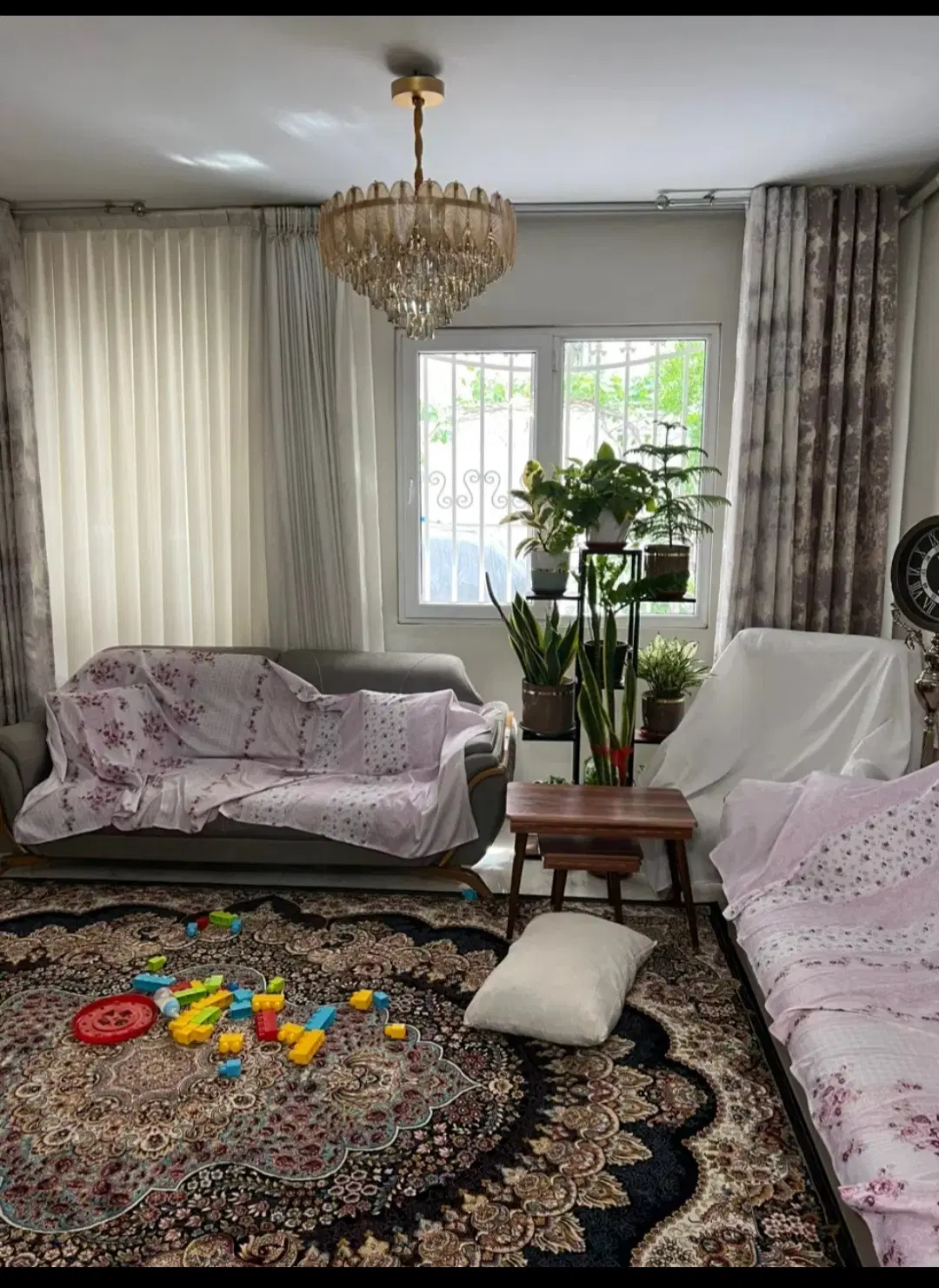 ۱۳۰ متر _ یک طبقه و نیم _ دربستی _ اجاره