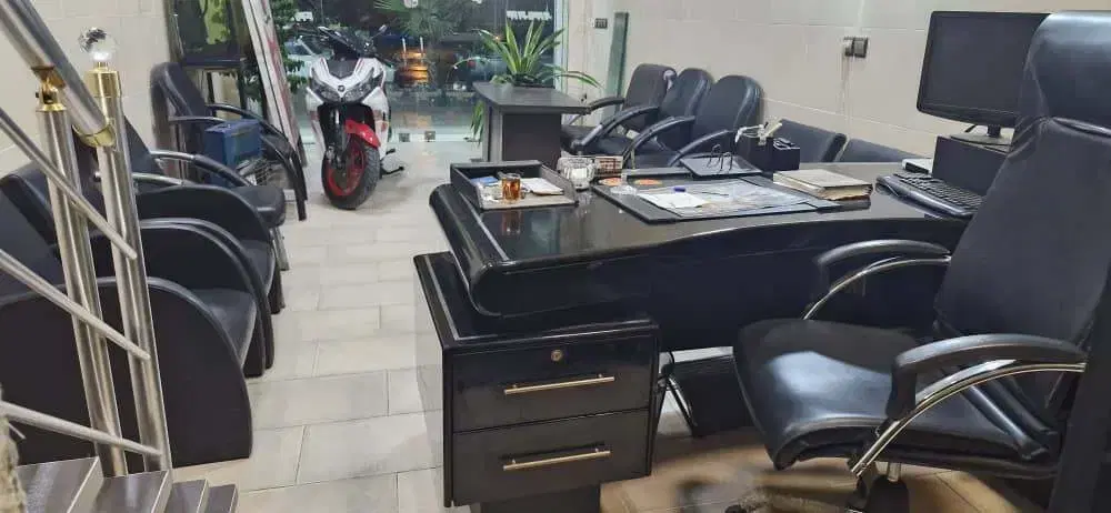 45.5 مغازه به اضافه 15 متر بالکن آماده محضر