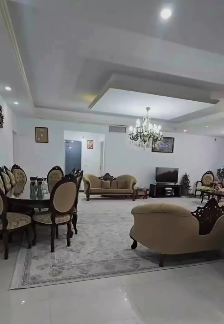 فروش واحد ۱۴۱متری با پارکینگ سند دار. املاک تجارت