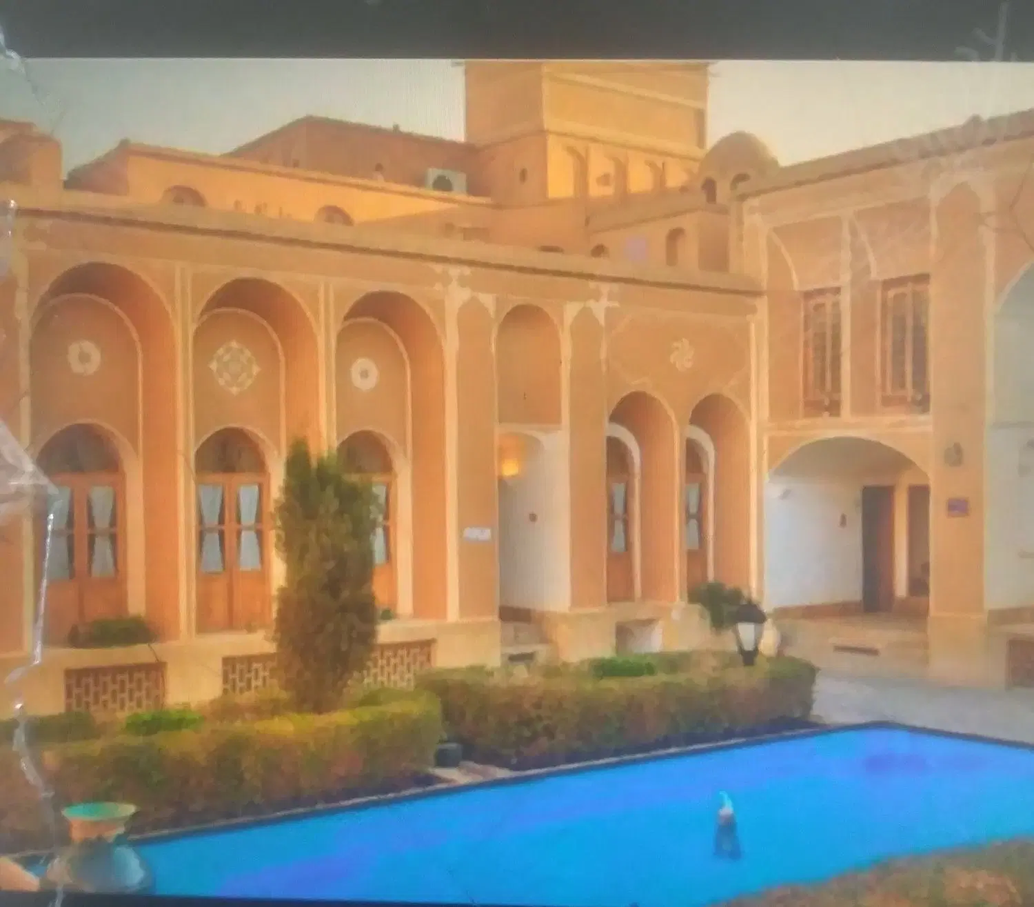زمین به مساحت۱۶۰مترخیابان امام خمینی۱۴انتهای میلان