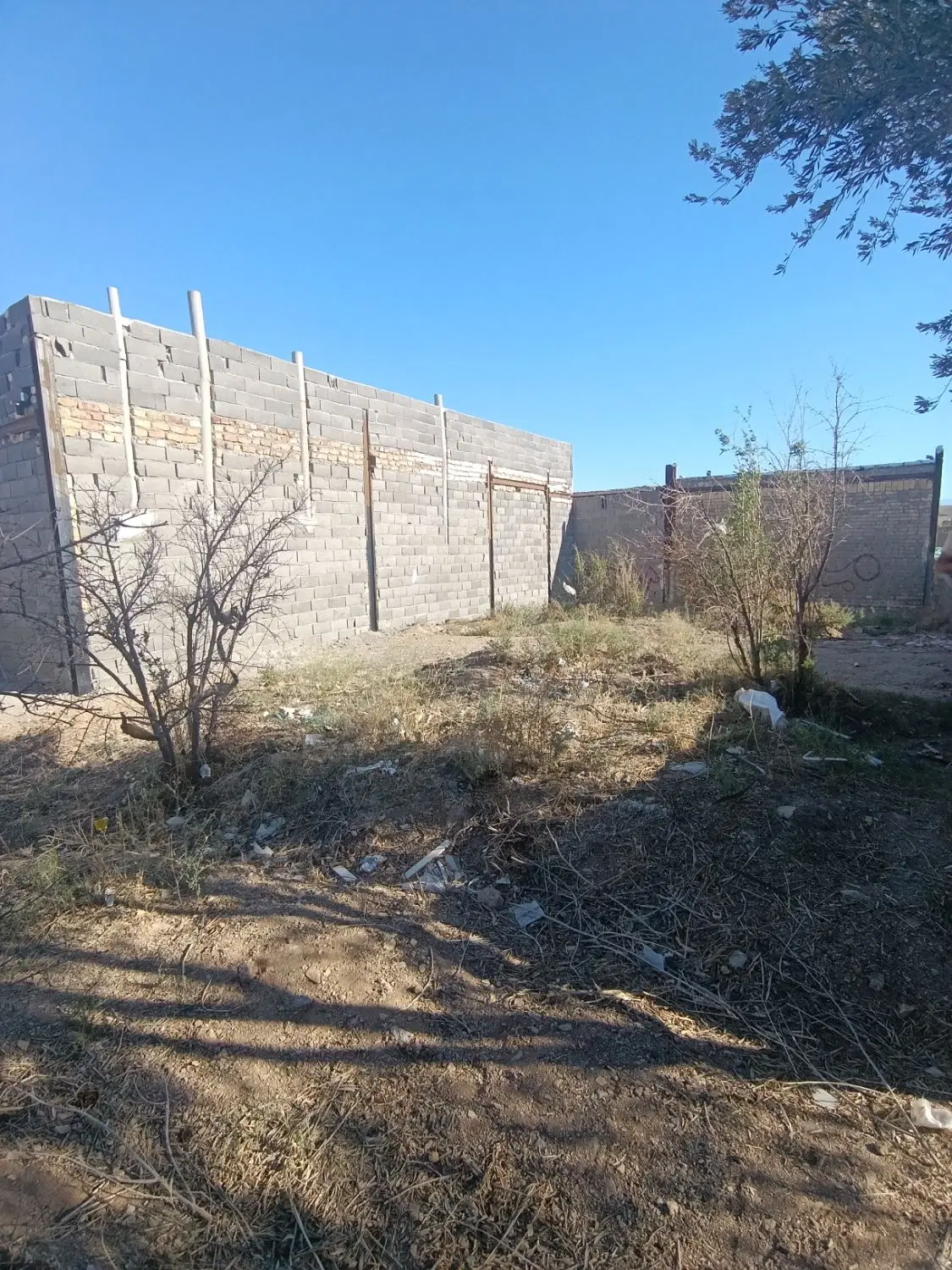 زمین فروشی
