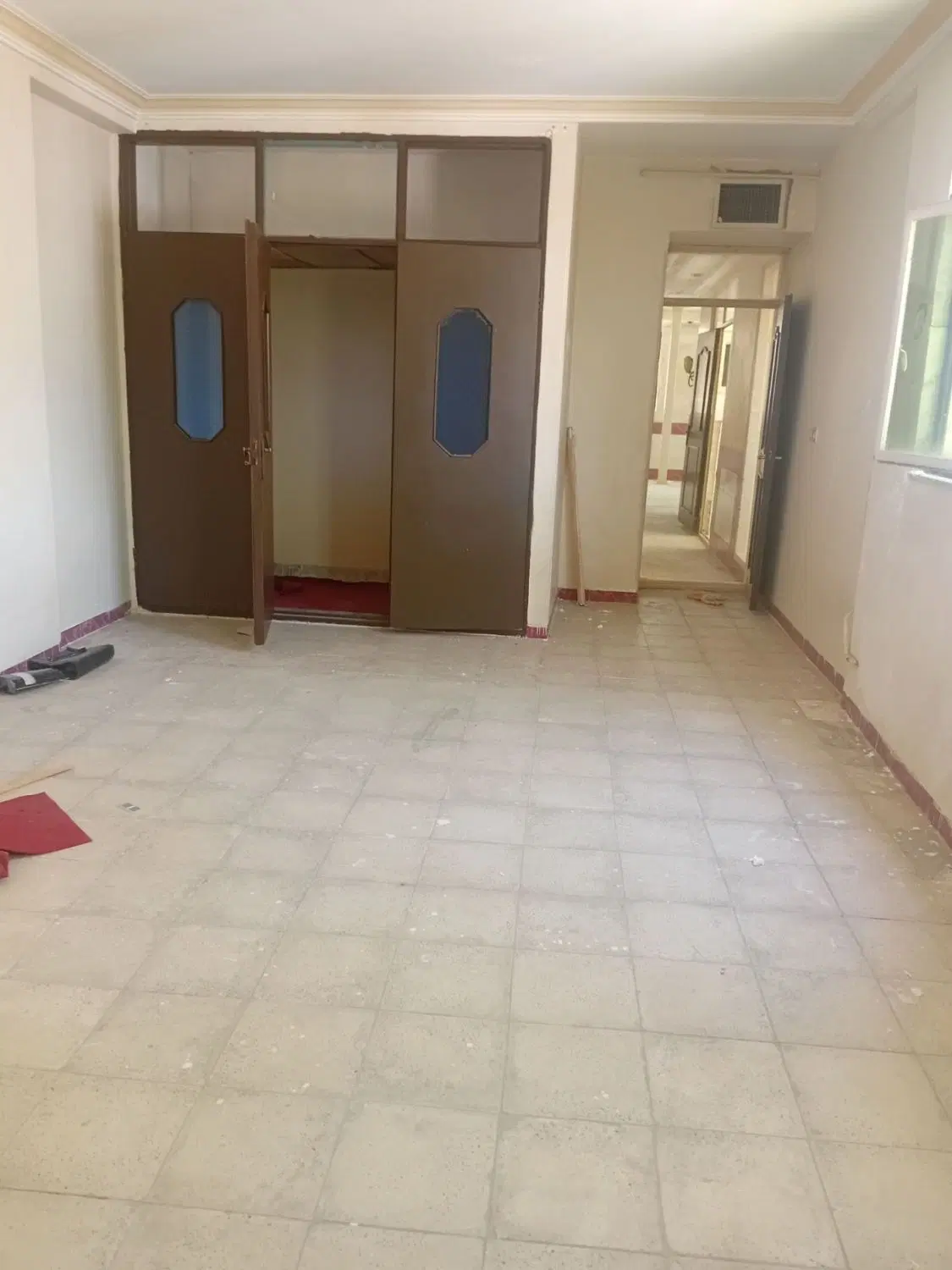 ملک مسکونی و تجاری