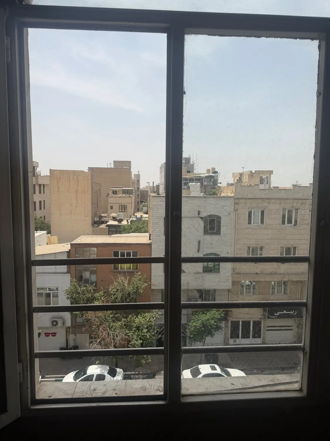 آپارتمان ۴۳ متری شمالی تک واحد پارکت کاغذ دیواری