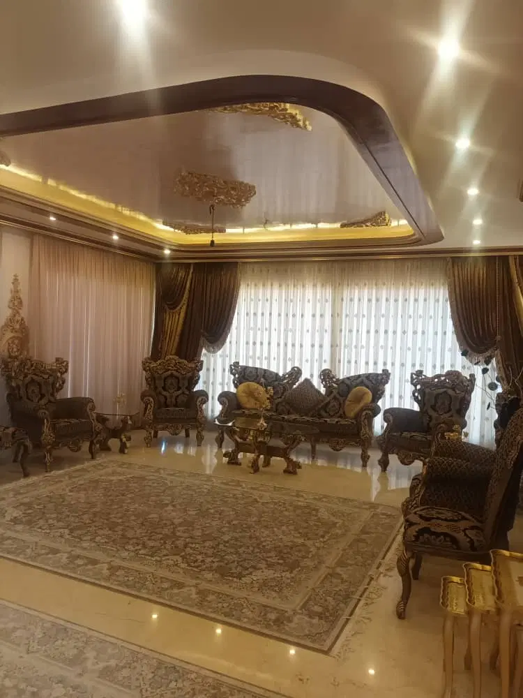 حاشیه بلوار فردوسی 210 متر جهت مزون و،،