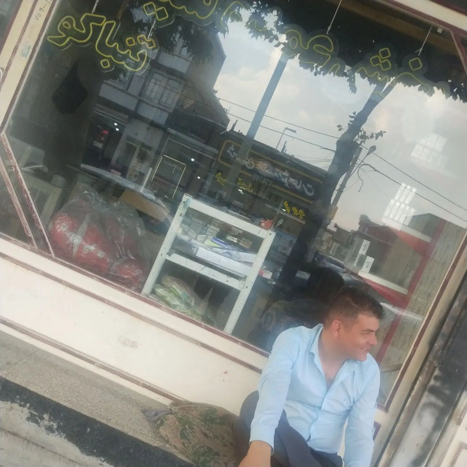 مغازه بر خیابان کوهنورد کوچه ۱۷