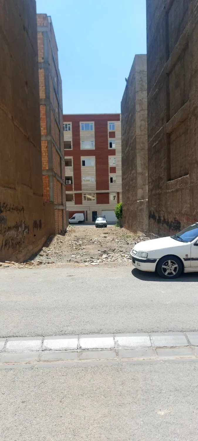 زمین شریف آباد