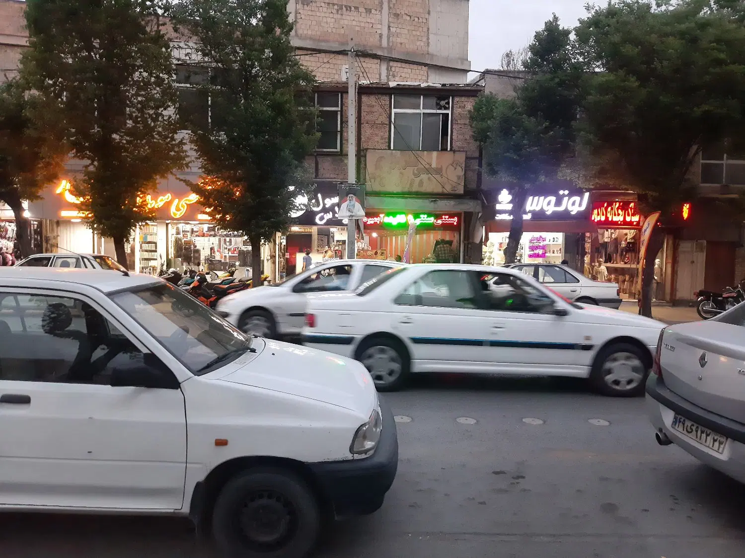 مغازه نقلی مرکز زرین شهر
