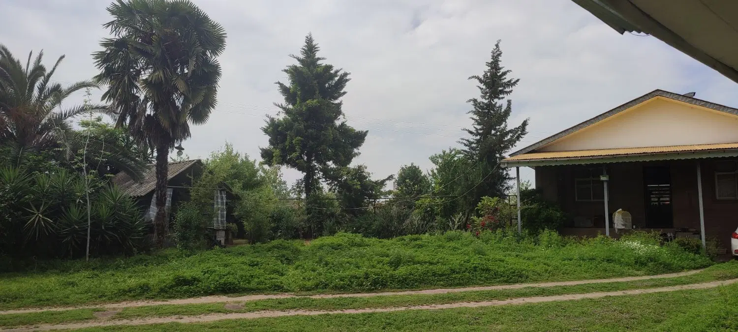 زمین مسکونی به همراه خانه ویلایی زیبا