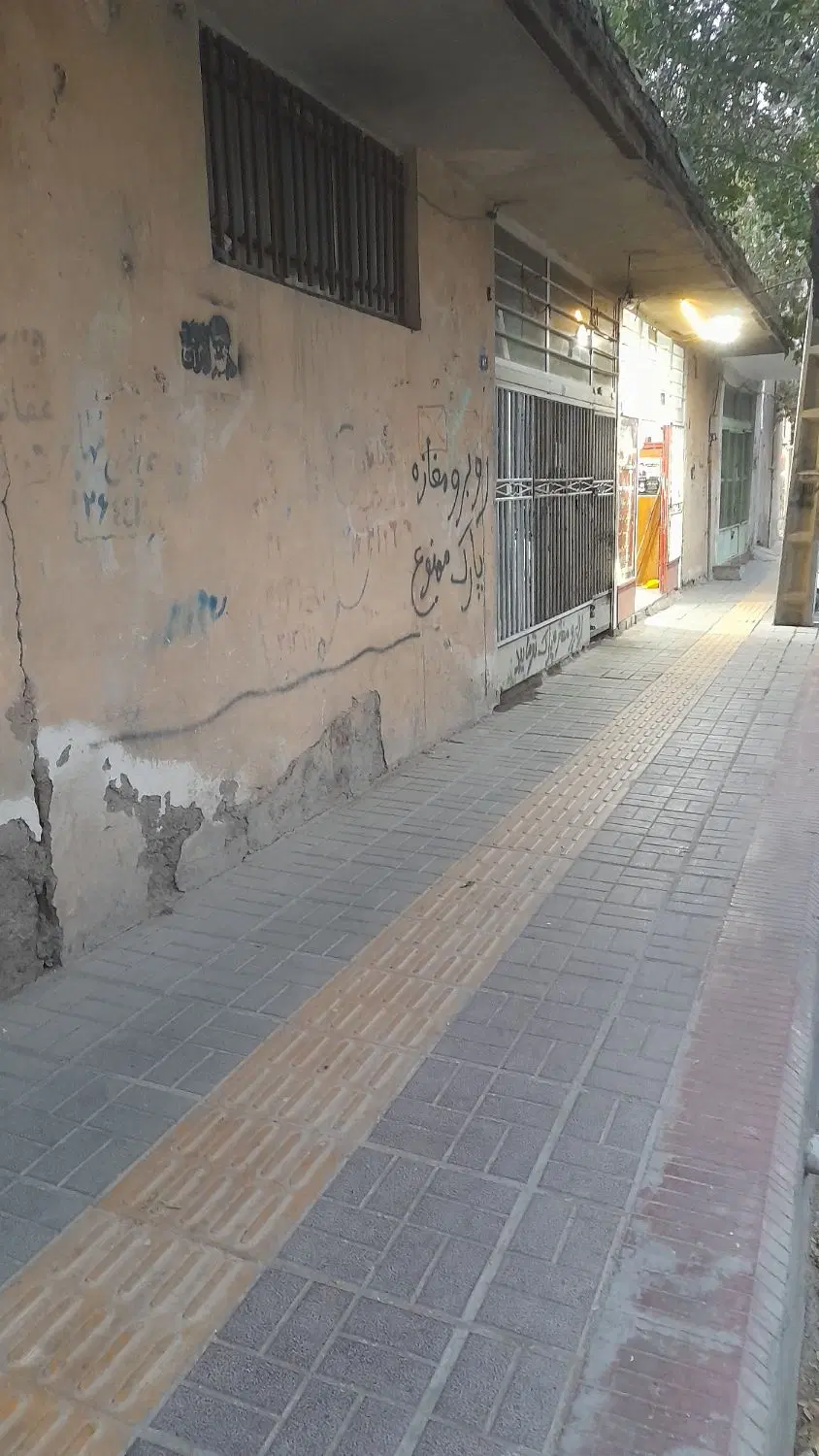 زمین منزل کانگی با 80 متر پروانه تجاری