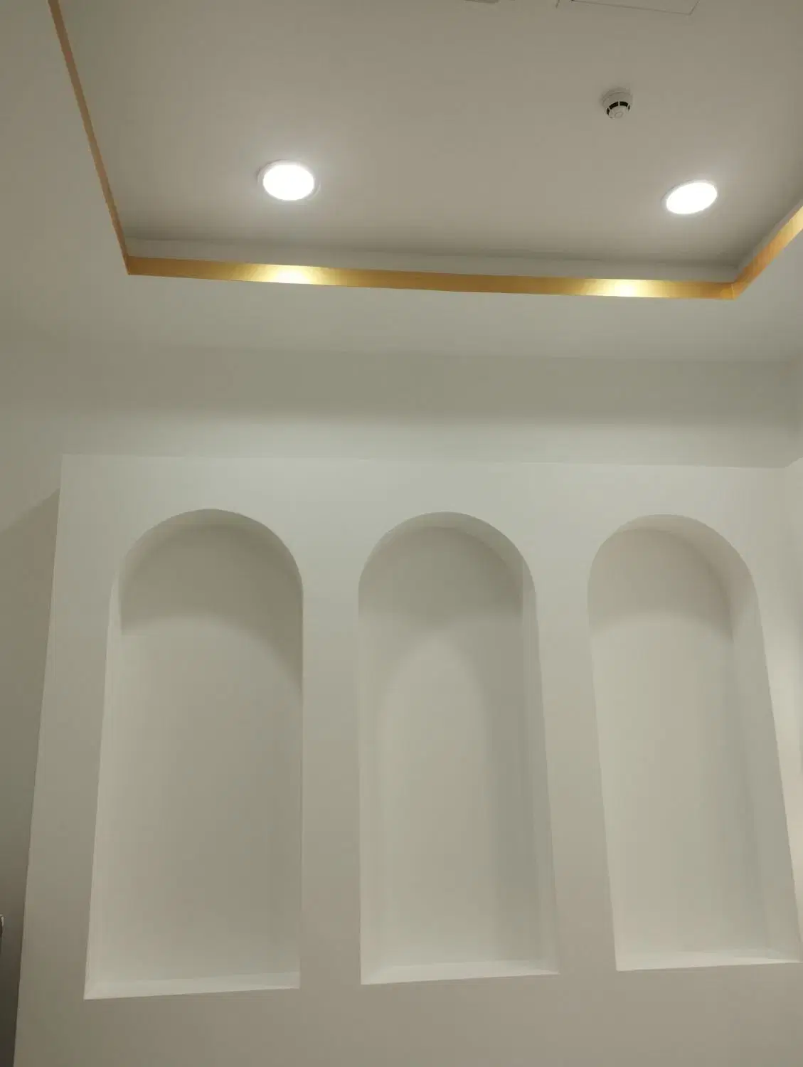 مغازه اطلس طبقه +۱
