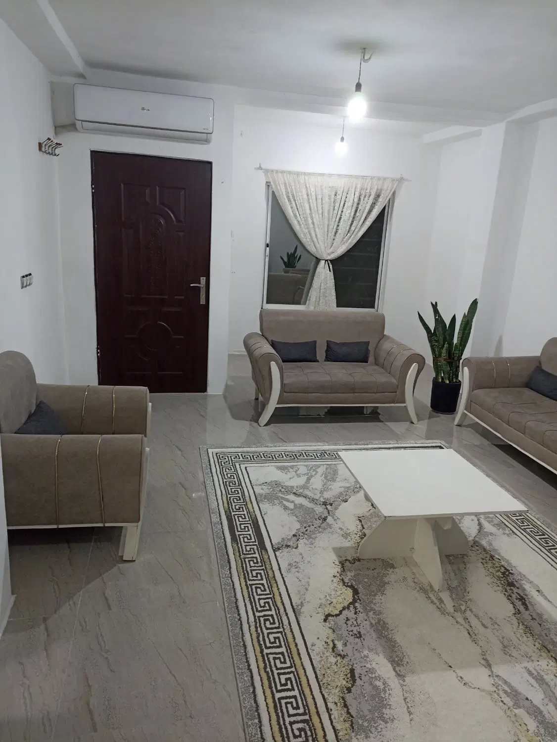 ساحلی دوخواب حیاط خلوت جداگونه