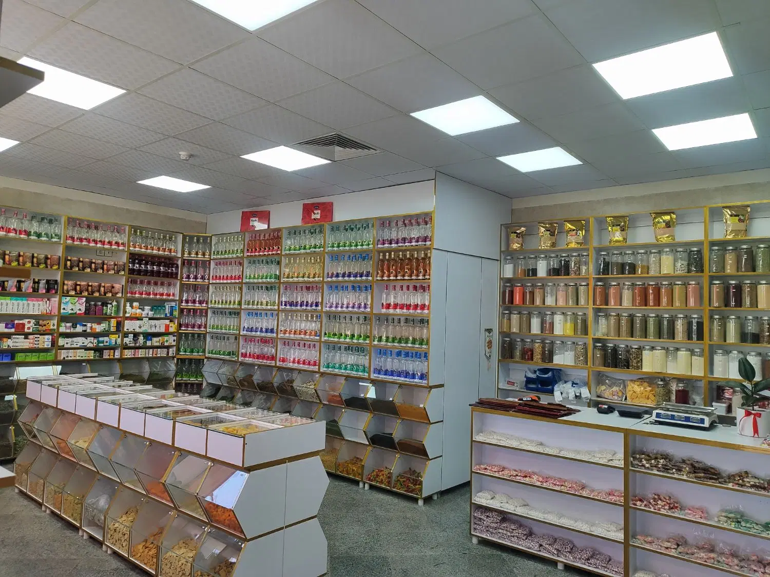 واگذاری مغازه باتمام اجناس ...غیره .