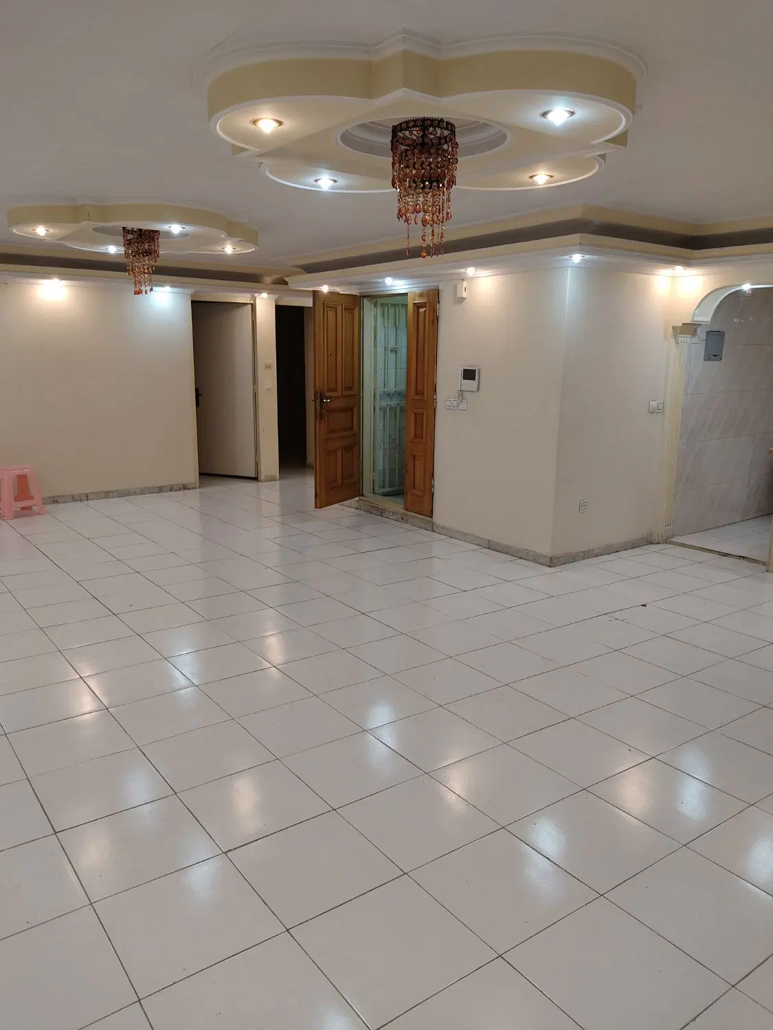 آپارتمان 110 متر زیر همکف