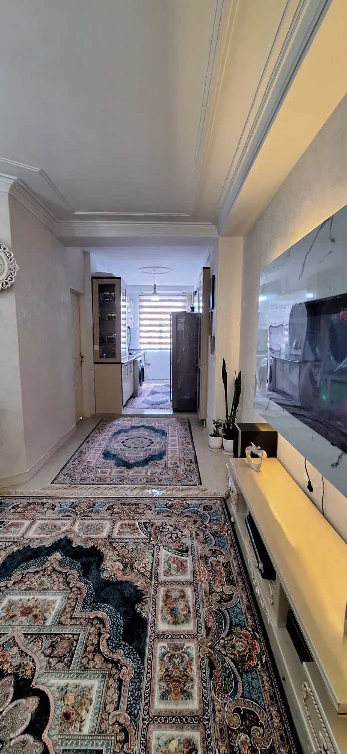 واحد ۶۰ متری و با آسانسور و انباری بزرگ