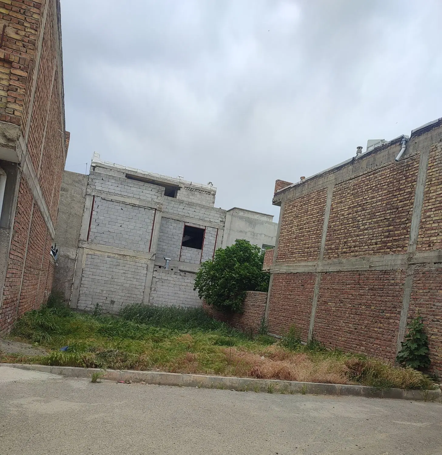 زمین ۱۹۰ متری زیبا سرشت بامجوز