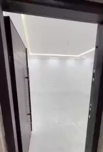 واحدمحدث قمی ۱۷۵متری نما مدرن