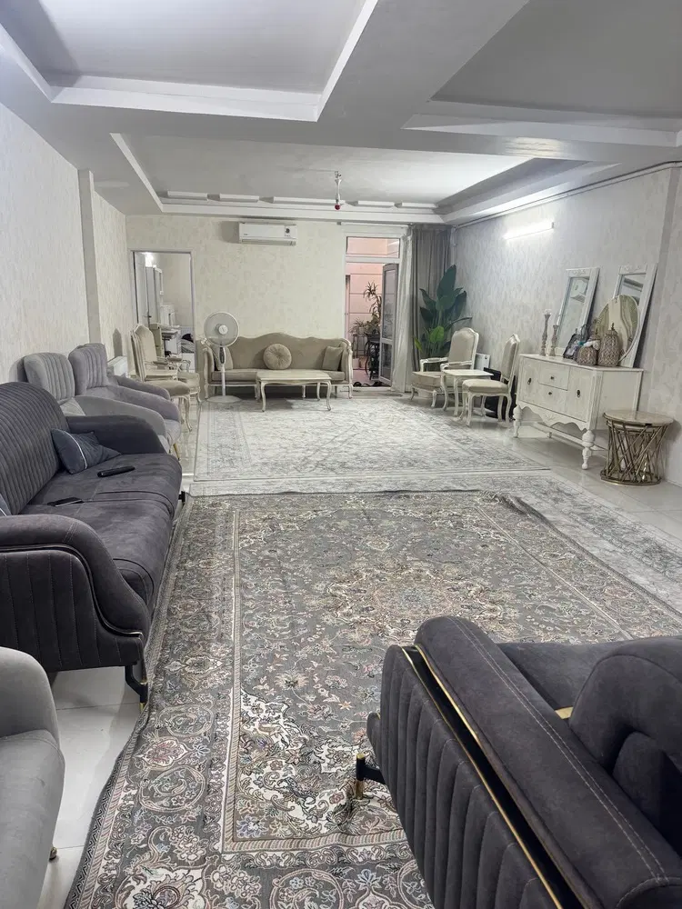 ۱۳۰متر متر آپارتمان طبقه همکف در چمن