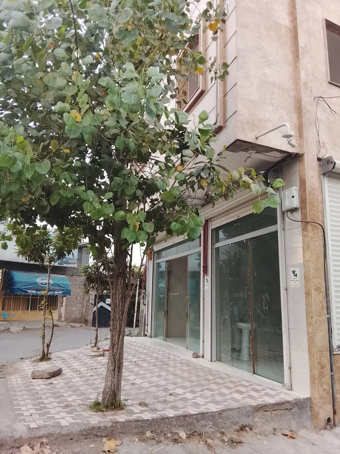 اجاره مغازه سراوان دو باب ۱۸ و ۲۴ مترمربع
