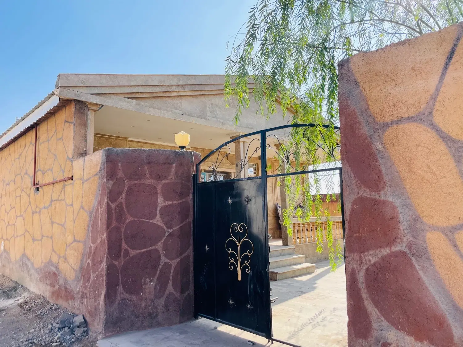 باغچه ۳۵۰متری شیک ۸۰متربنا امتیازات کامل داخل بافت