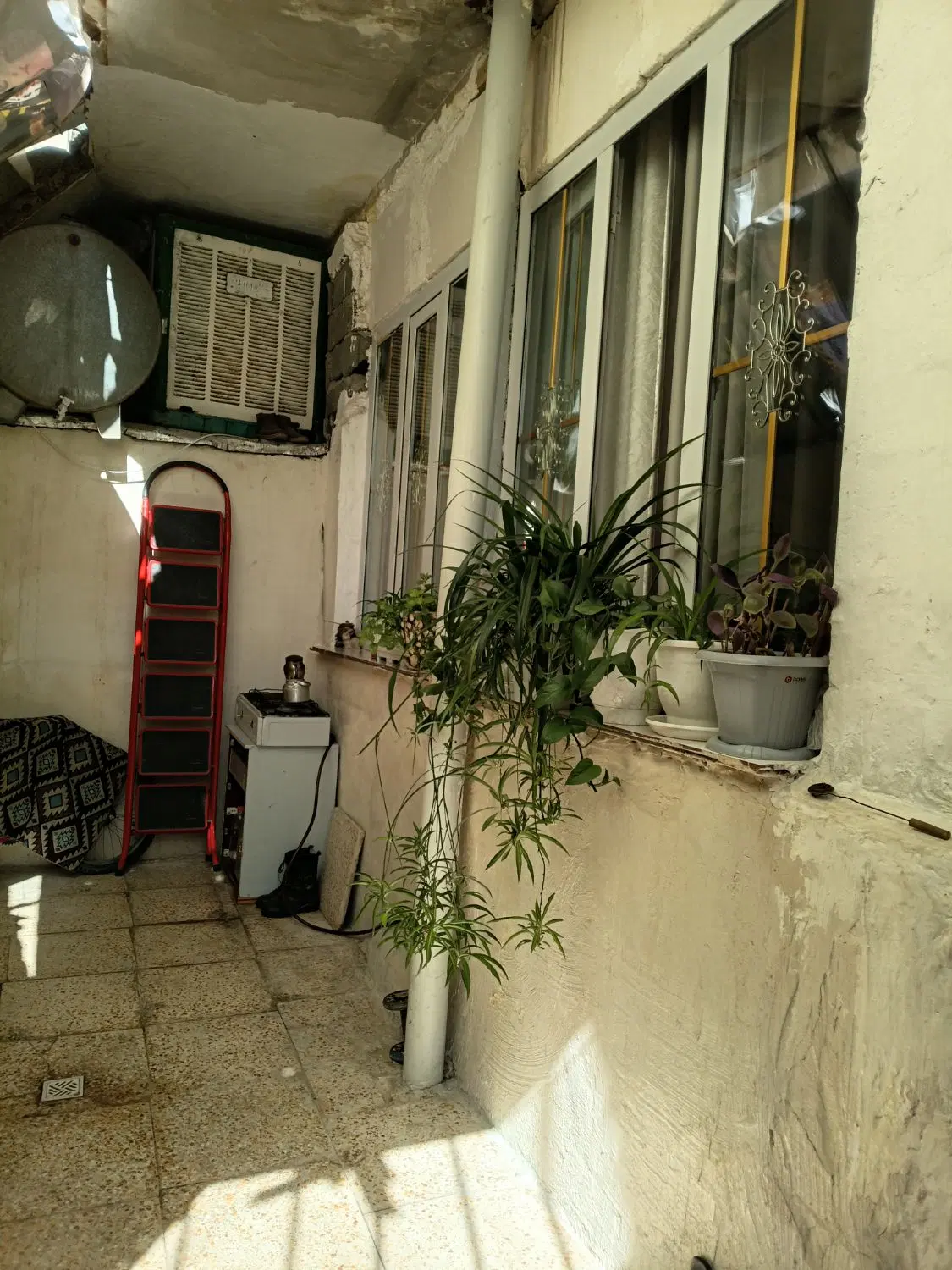 خونه طبقه همکف راه جدا