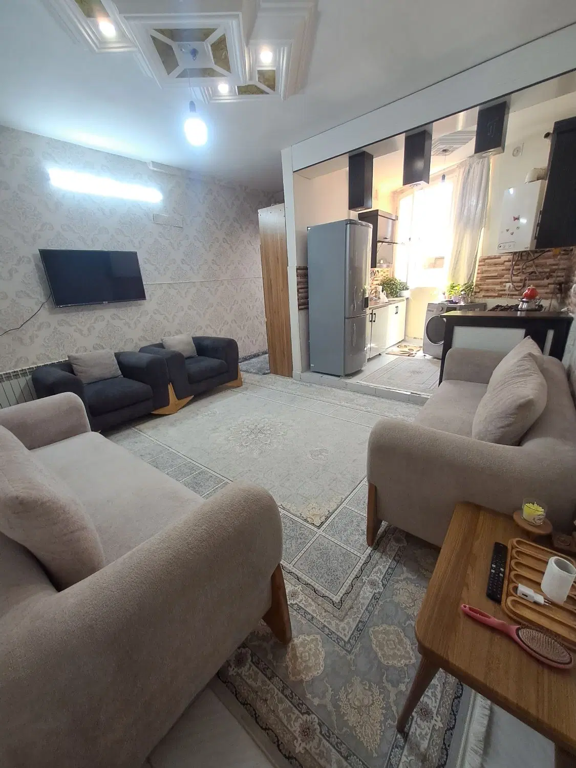 آپارتمان ایثارگران طبقه اول روبه آفتاب