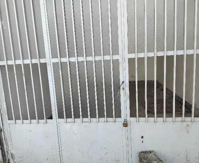 مغازه سی متری نوساز مجتمع سادات پاکدشت